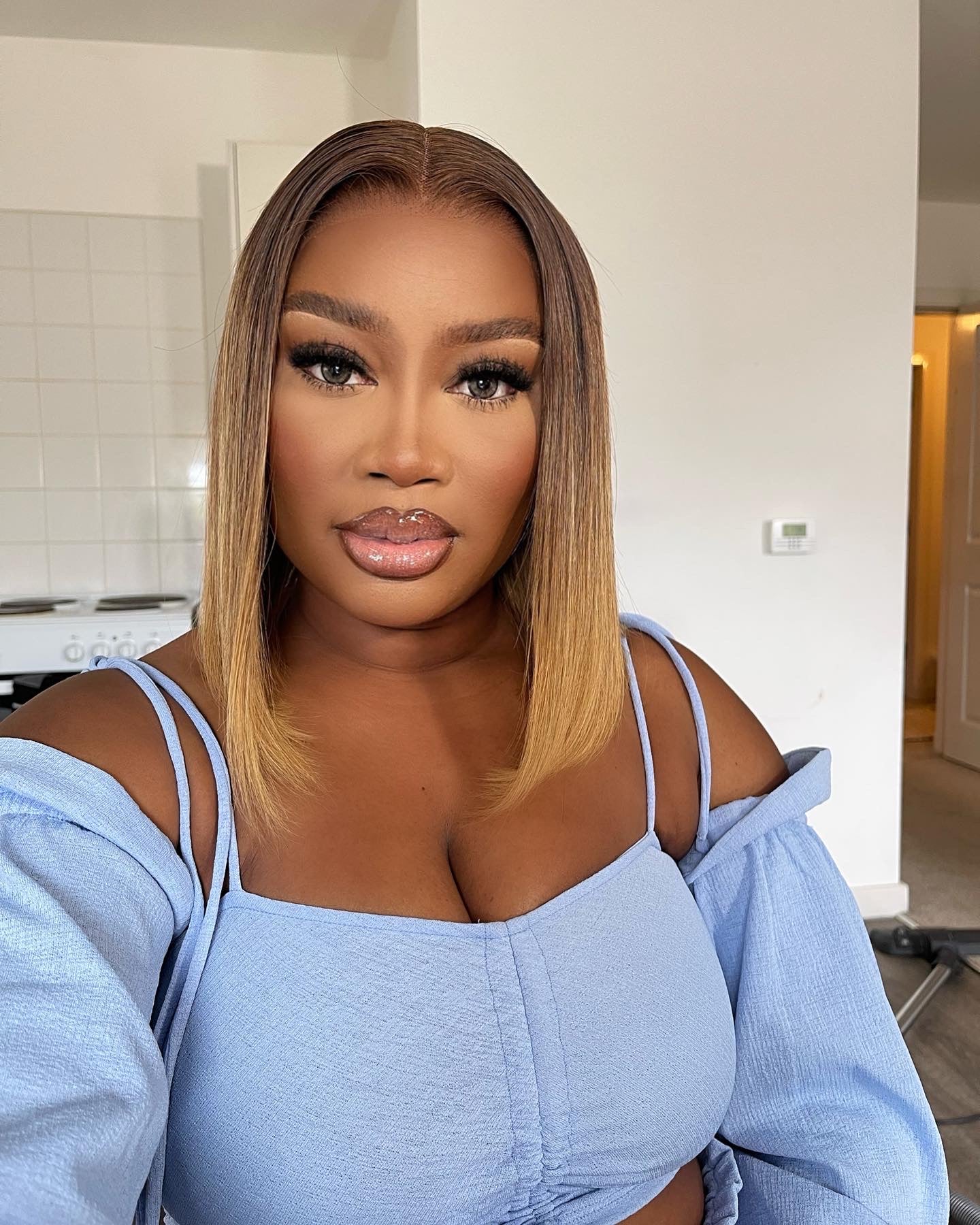 Nabz Honey Blonde Ombre BOB Wig